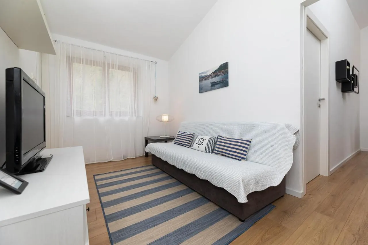 Apartments Frgacic I