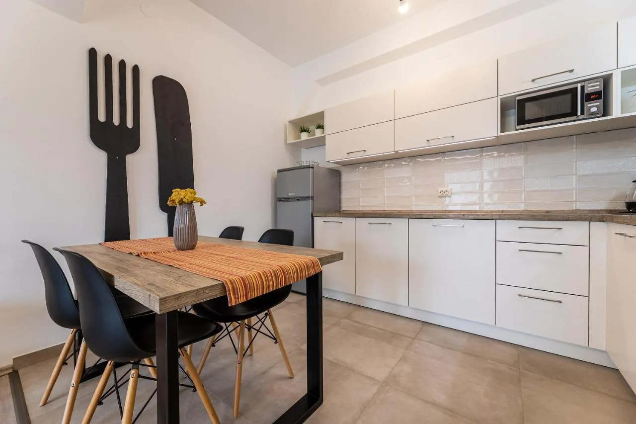 Apartments Frgacic I Croatia