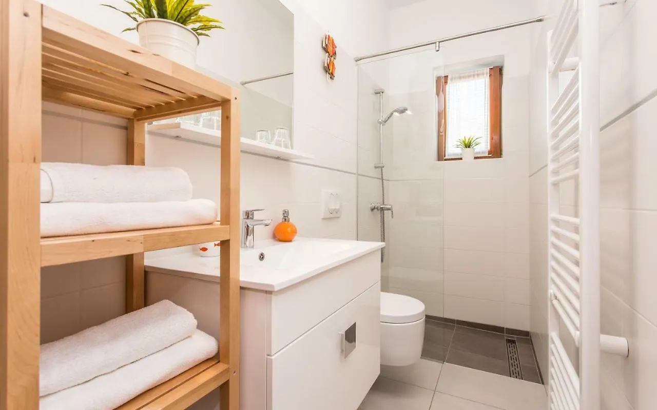 Apartments Frgacic I  Baska (Krk)