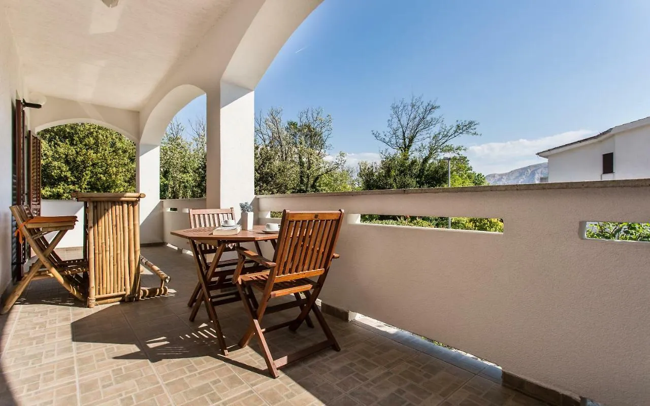 Apartments Frgacic I  Baska (Krk)